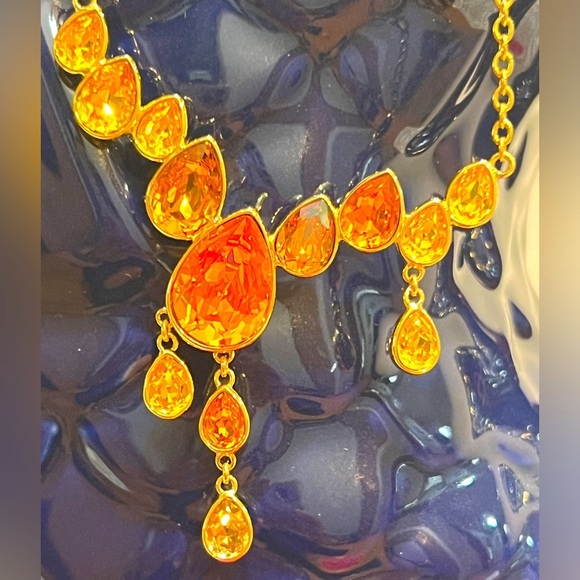 NWOT gold tone necklace with Swarovski elements - Picture 5 of 11